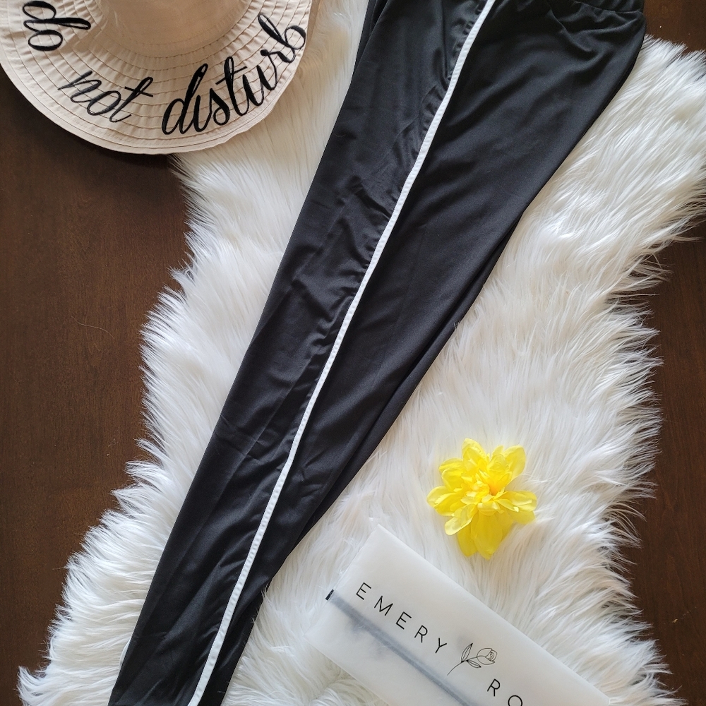 NEW High Rise Striped Leggins💞 - Picture 11 of 13